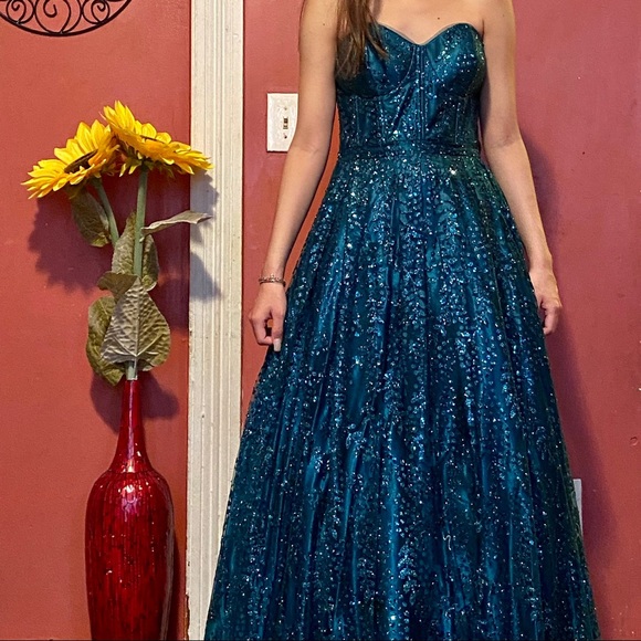 Formal Teal Gown - Picture 1 of 6